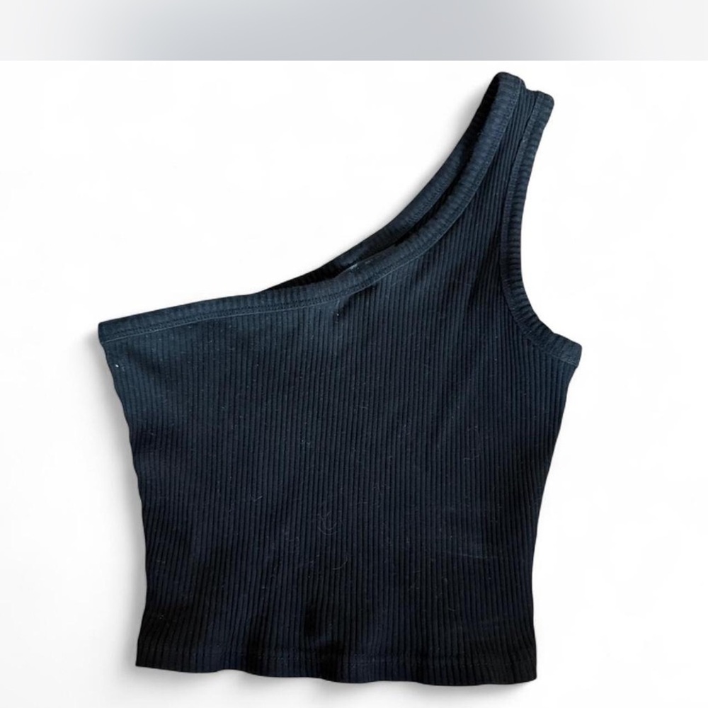 SHEIN Black Ribbed Asymmetrical Crop Top